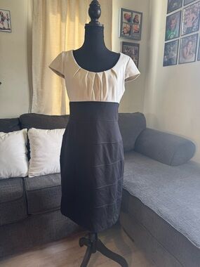 London Times Cream and Black Two-Tone Dress